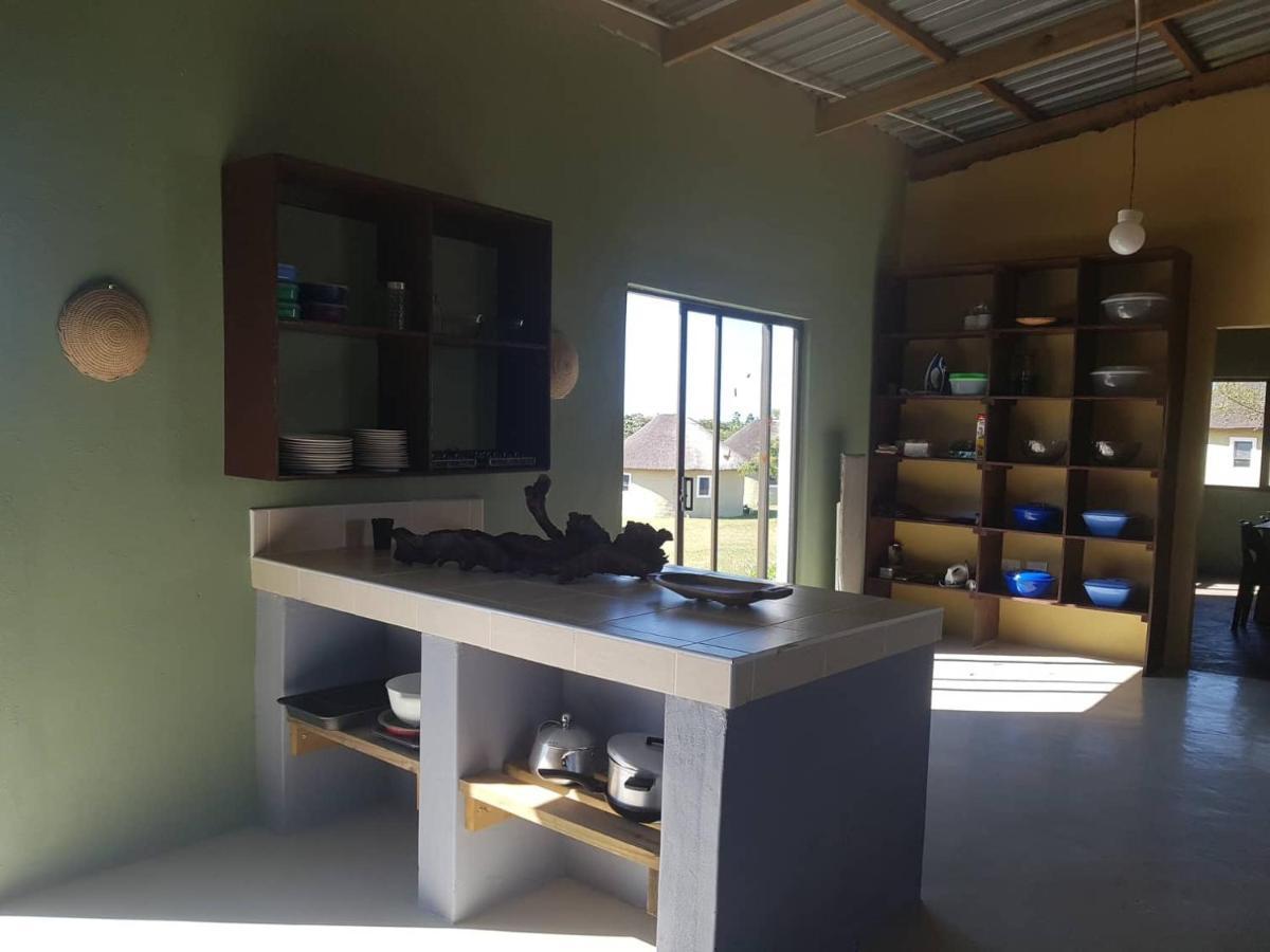 Izulu Eco Lodge ソドワナ・ベイ エクステリア 写真